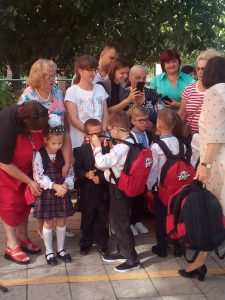 Свято першого дзвоника «Знову вересень кличе нас до школи!»